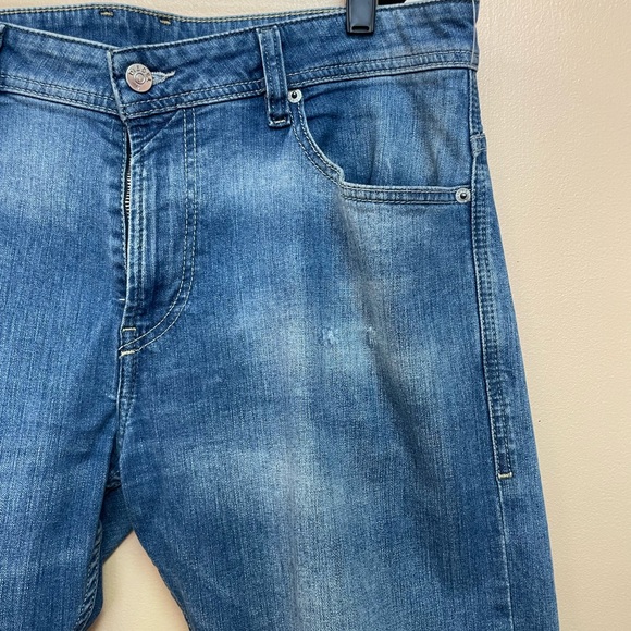 •MENS Diesel distressed jean - Picture 2 of 9
